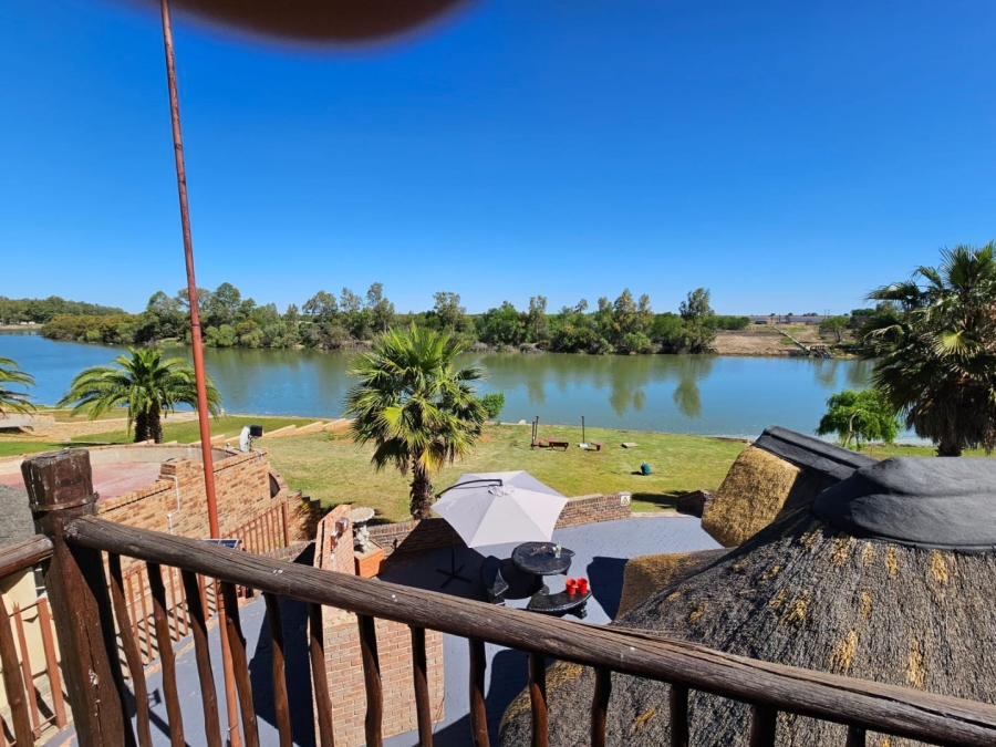 5 Bedroom Property for Sale in Bloemhof North West